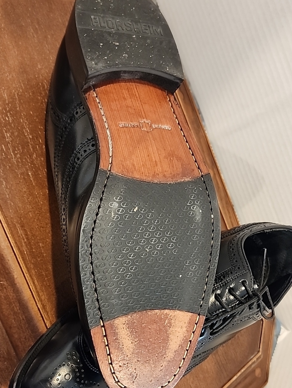 FLORSHEIM Mens Oxford Wingtip Brogue Black Oxford. 9 D.  Dress Shoes Lace Up - Picture 9 of 12
